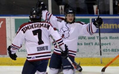 Ice Dogs fall, split series with Wenatchee